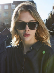 LC1021C01 - Gr. Gray Lens - Shiny Black Frame - Sunglasses